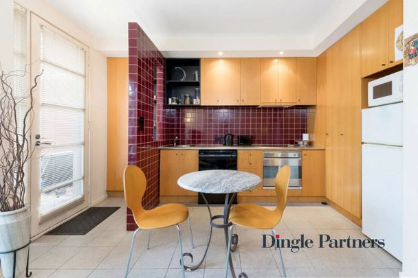 Sophisticated 1-Bedroom Residence in the Heart of Prahran - Photo 1