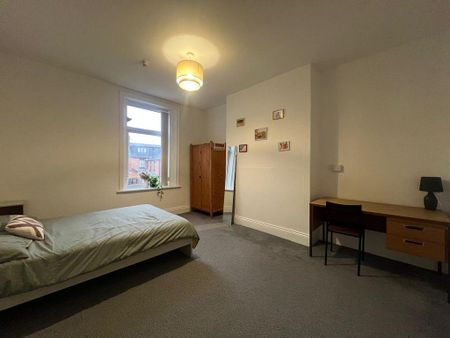 1 bedroom in a house share to rent - Photo 3