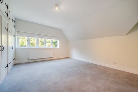 5 bedroom detached house to rent - Photo 4