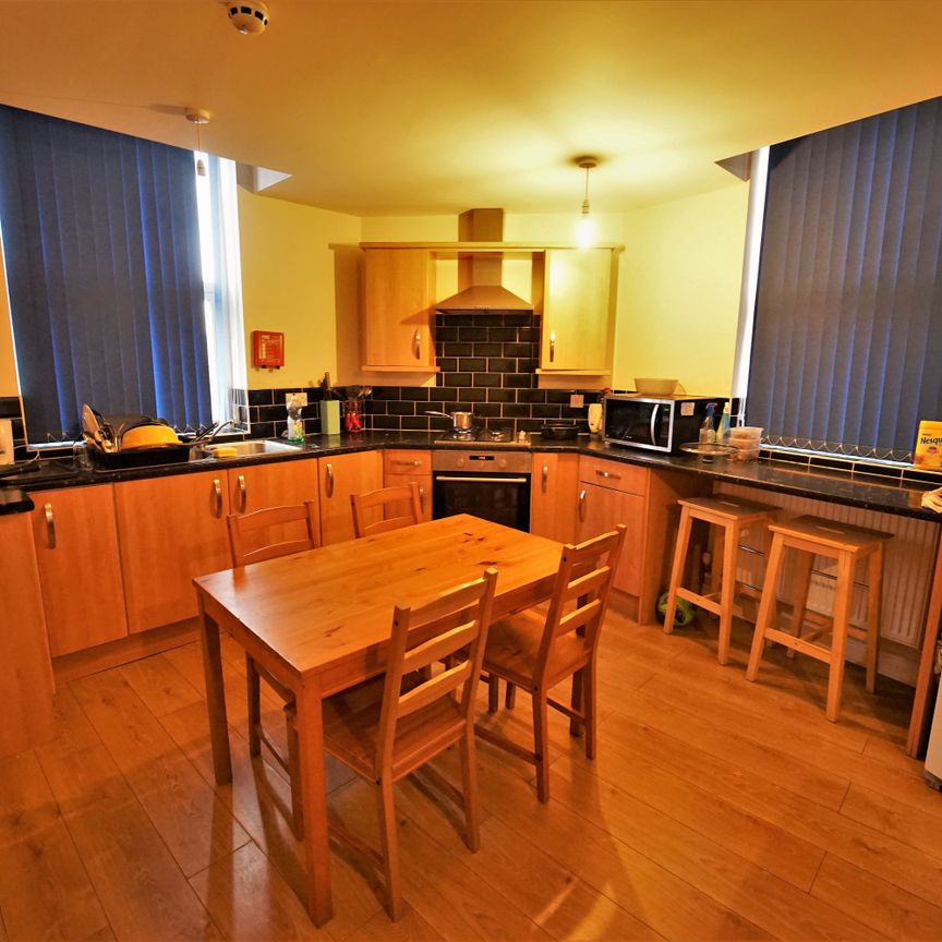 Flat 2, Old Nottingham Arms, NG7 3DN, NOTTINGHAM - Photo 1