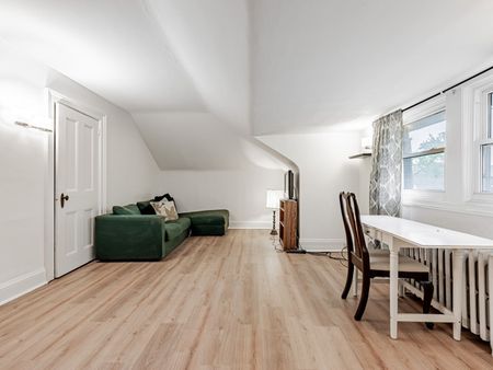 For Lease - 351 Palmerston Boulevard Unit# 3rd Flr, Toronto, Ontario - Photo 2