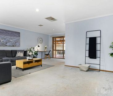 LARGE 4 BEDROOM HOME - Photo 1