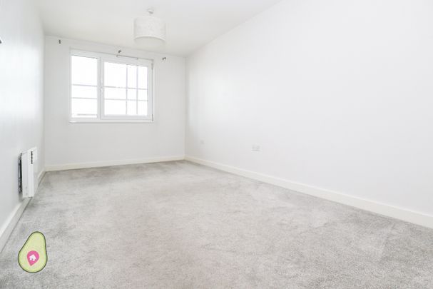 2 bed flat to rent in North Court, Upper Charles Street, Camberley, Surrey, GU15 3GX - Photo 1