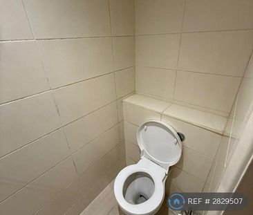 1 bedroom in a house share to rent - Photo 6