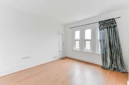 3 bedroom flat to rent - Photo 2