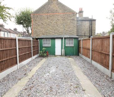 5 bedroom terraced house to rent - Photo 4