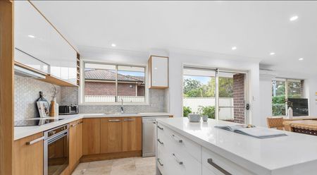 Stylish Family Home - Effortless Single-Level Living in North Rocks - Photo 2