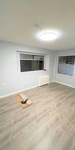 Pet Friendly 2bed/ 1bath near Kits beach - Photo 3