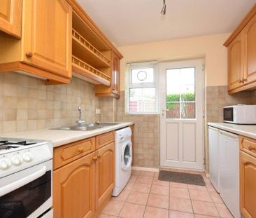 3 bedroom semi-detached house to rent - Photo 6