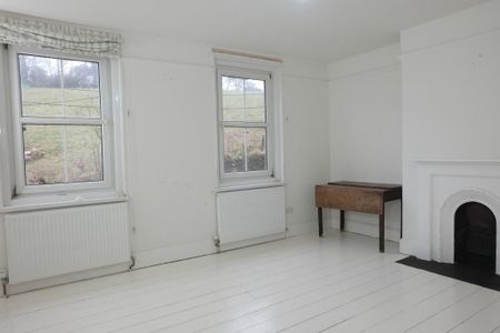 4 bedroom semi-detached house to rent - Photo 4