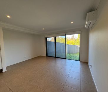 Low Maintenance 2 bedroom Unit - Photo 1