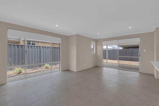 Four Bedroom Home in Baldivis - Photo 1