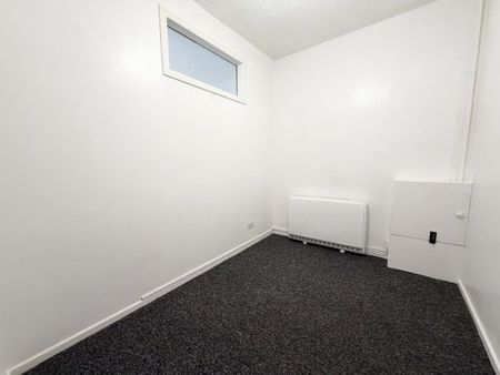 West End Road, Haydock, St Helens, WA... - Photo 3