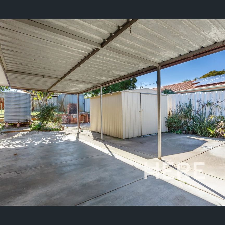 33 Farley Way, Bayswater, WA 6053 - Photo 1