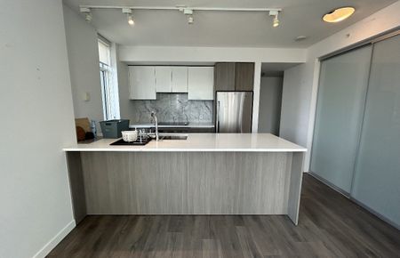 Modern Living at Metrotown with 2 br/2ba and Prime Location! - Photo 5