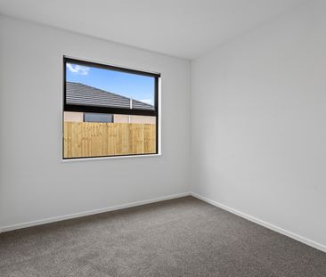 Brand New Stylish and Sunny four bedroom Home! - Photo 5