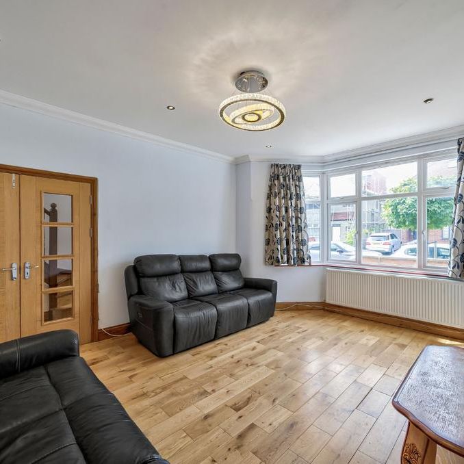 5 bedroom semi-detached house to rent - Photo 1