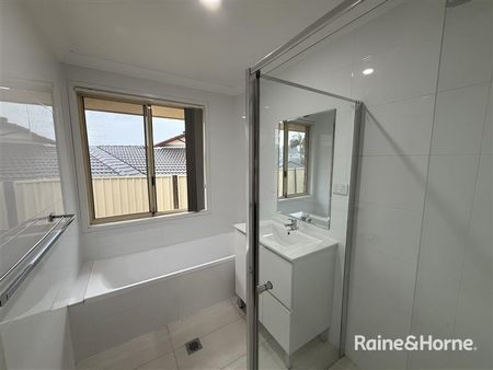 Low maintenance home - Photo 4