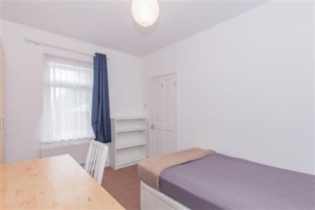 4 bedroom terraced house to rent - Photo 5