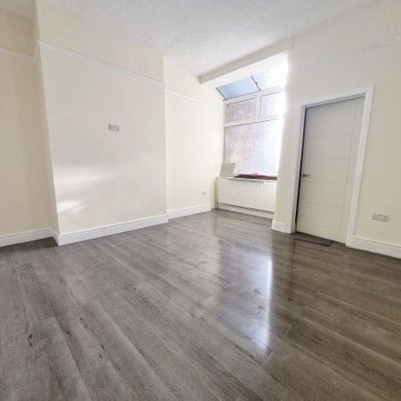 Edgeware road, BB2 - Photo 1