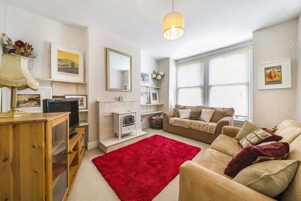 Khartoum Road, London SW17 - Photo 1