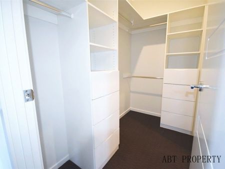 Come Home to Something Special at This Apartment. Unbeatable Location - Walk to Transport and Shops - Photo 3