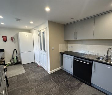 Alderman Close, Beeston, NG9 2RH - Photo 5