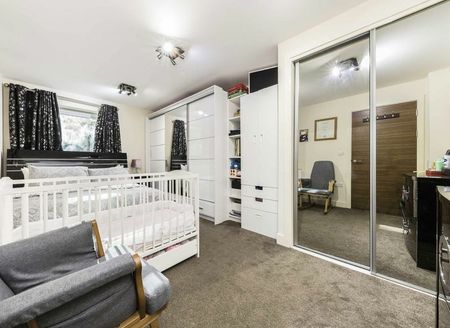 Bromyard Avenue - Photo 4