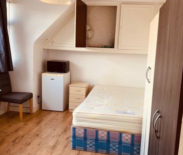 Studio Flat, Watford Road, HA1 - Photo 3