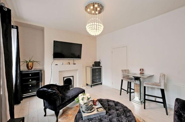 3 bedroom flat to rent - Photo 1