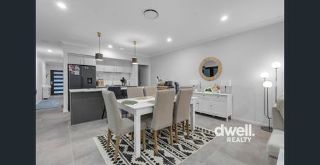 Spacious Family Residence in an Ideal Location - Photo 3