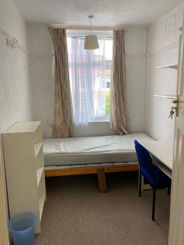 4 Bed End Terrace, Sandling Avenue, BS7 - Photo 4