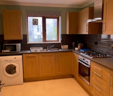 Sarlou Court, Uplands, Swansea. SA2 0LW - Photo 4
