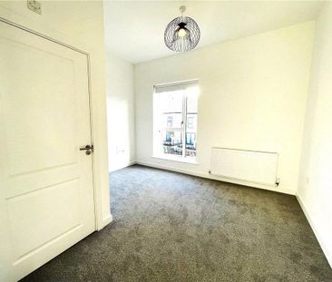 3 bedroom end of terrace house to rent - Photo 4