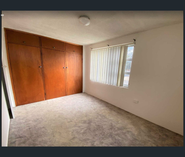 Minutes walk to Station & Shops!! - Photo 3