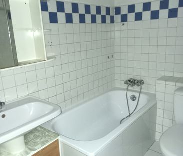 Location Appartement 2 pièces 32m² TOULON 83000 - Photo 2
