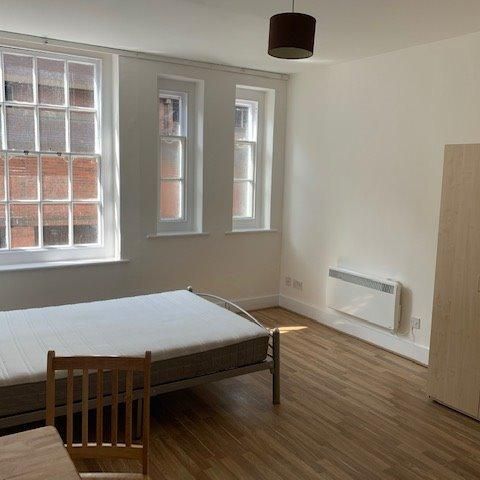 Studio to rent - Photo 1