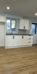 4 ½ rénové au RDC – Cour privée – Centre-ville à pied - Photo 4