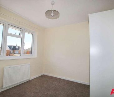 Baillie Close, Rainham, RM13 - Photo 4