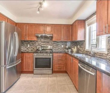 For Lease - 52 Wandering Trail Drive, Brampton, Ontario - Photo 2