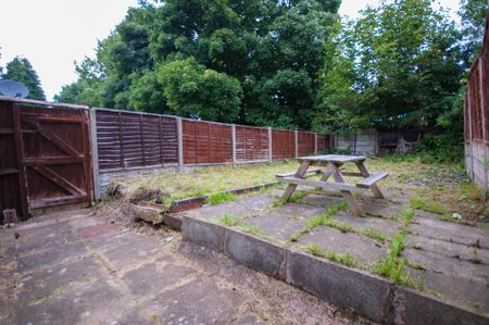 84 Harrow Road - Photo 2