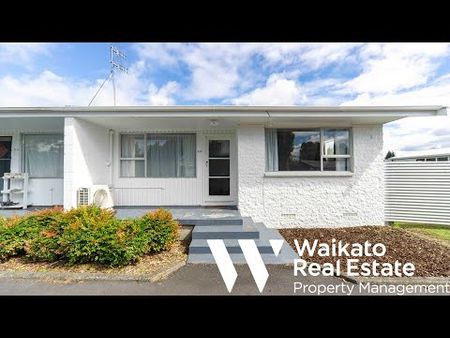 Tidy two bedroom home, close to the hospital - lawns included - Photo 5