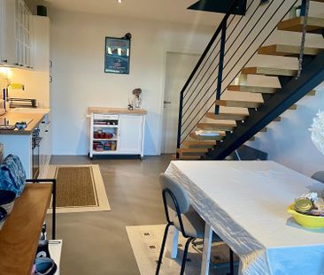 Duplex 2,5 pieces, récemment rénové, équipé - Photo 2