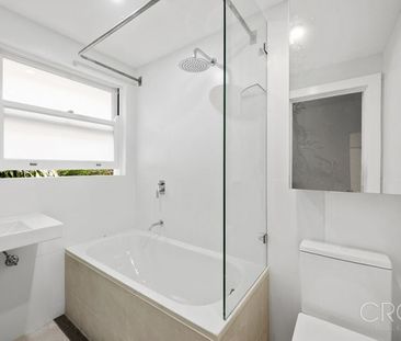 Light and Bright Apartment Close to Transport and Beach - Photo 2