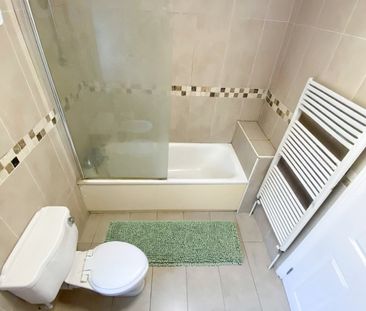 Room in a Shared House, Spacious Double Room In Streatham, SW16 - Photo 3