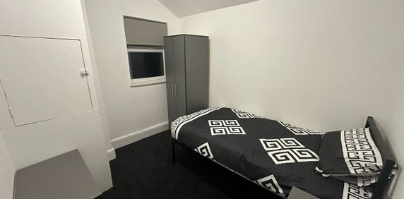 Room in a Shared House, Clarence Road, B21 - Photo 2