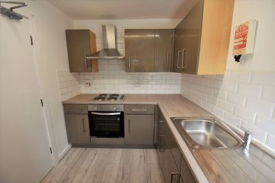 4 bedroom House in Monkbridge Street, Leeds - Photo 4