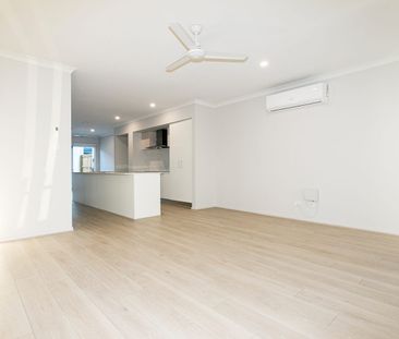 Modern town home ready for you to move in. - Photo 1