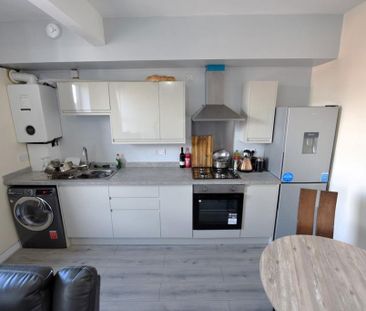 6 bedroom house to rent - Photo 4