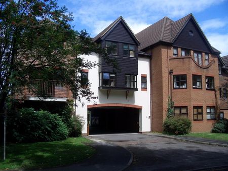 Maybury Road, Woking, Surrey, GU21 5HP - Photo 4